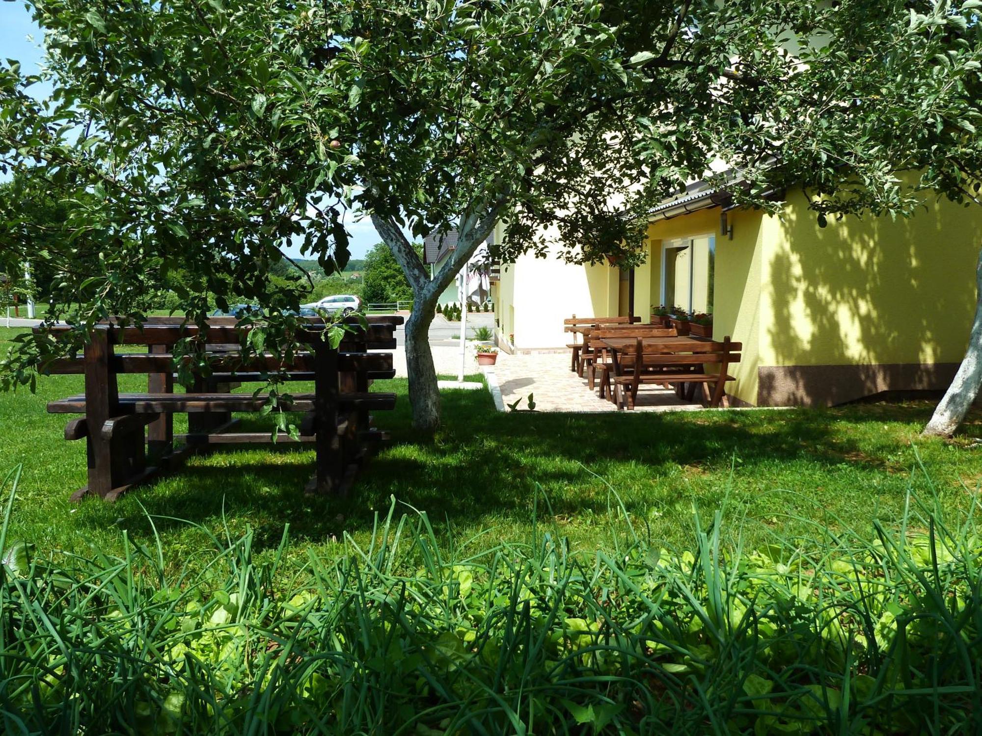 House Sekulic Hotel Grabovac  Buitenkant foto